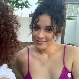 Meet your Posher, Debbie